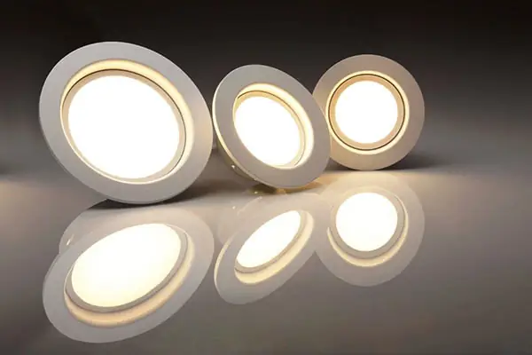 Thiết Bị Đèn Chiếu Sáng