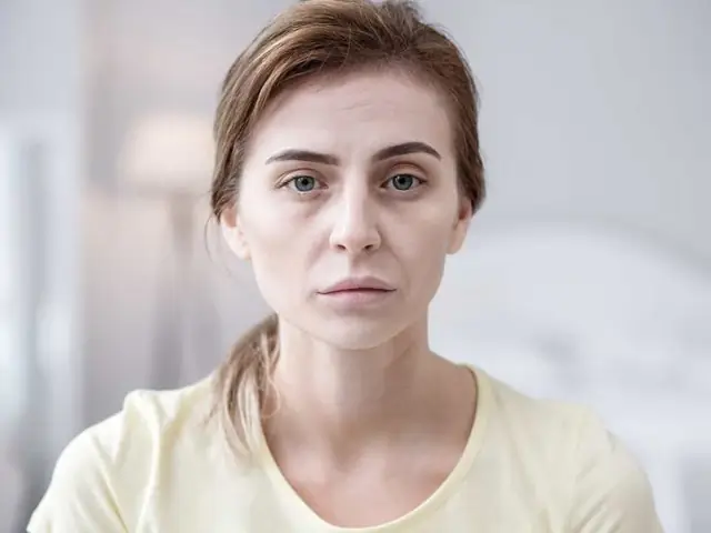 Uống Viên Sắt Trong Ngày Đèn Đỏ