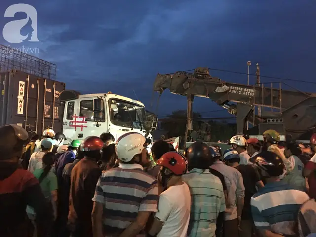 Vụ Xe Container Đâm Người Dừng Đèn Đỏ
