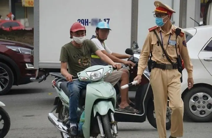 Xe Máy Không Có Đèn Chiếu Hậu Phạt Bao Nhiêu