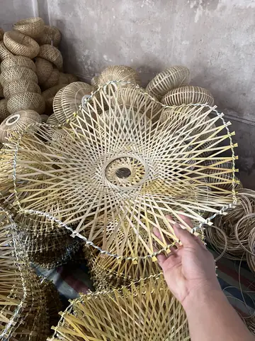 Xưởng Sản Xuất Đèn Mây Tre Đan